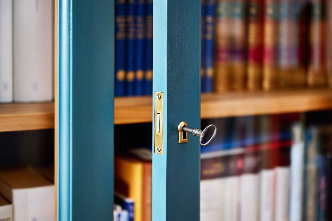 Schrankwand/Bibliothek – Tischlerarbeit Jasper Seemann