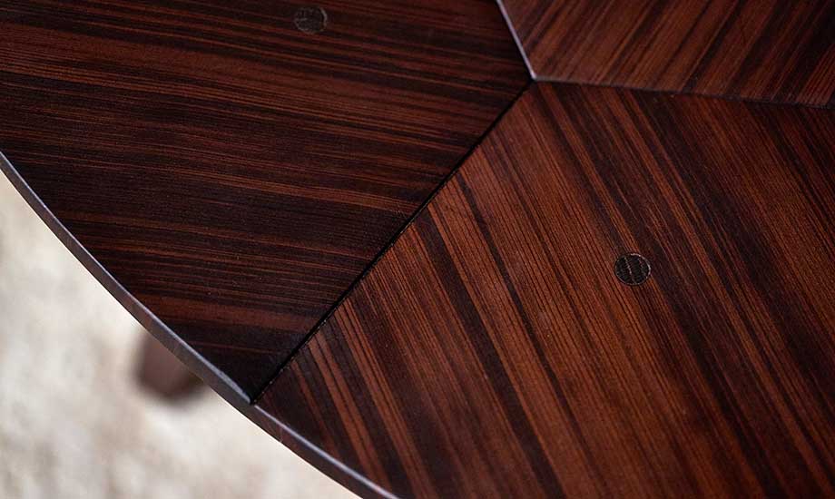 Xylit — Tisch, Hocker und Lampe – Tischlerarbeit Jasper Seemann