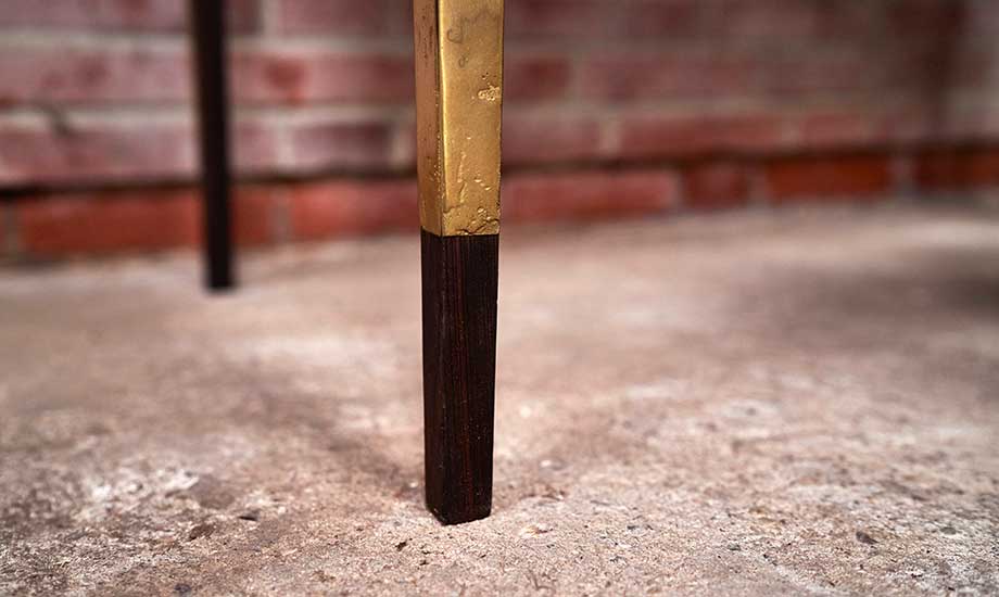 Xylit — Tisch, Hocker und Lampe – Tischlerarbeit Jasper Seemann
